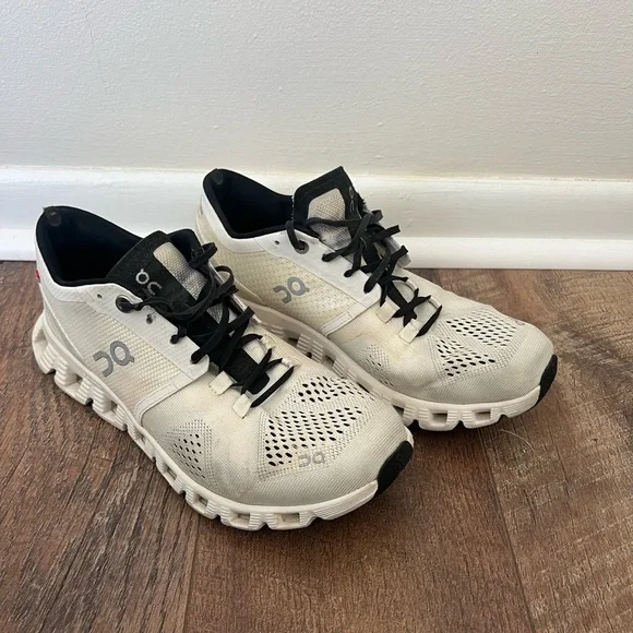 On Running On Cloud White & Black Athletic Shoes Women’s Sz 7 - Picture 7 of 15
